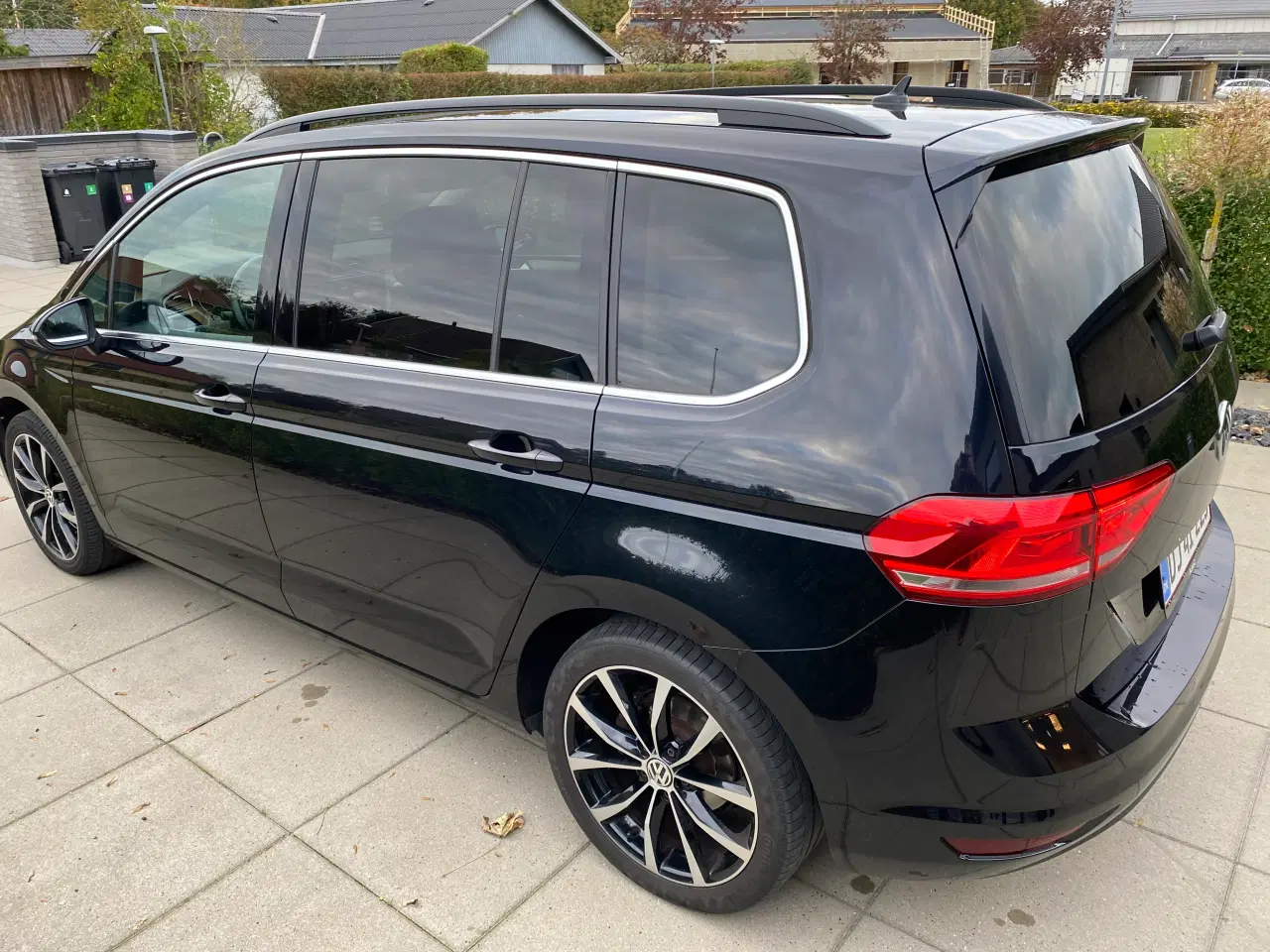 Billede 3 - Velholdt VW Touran 