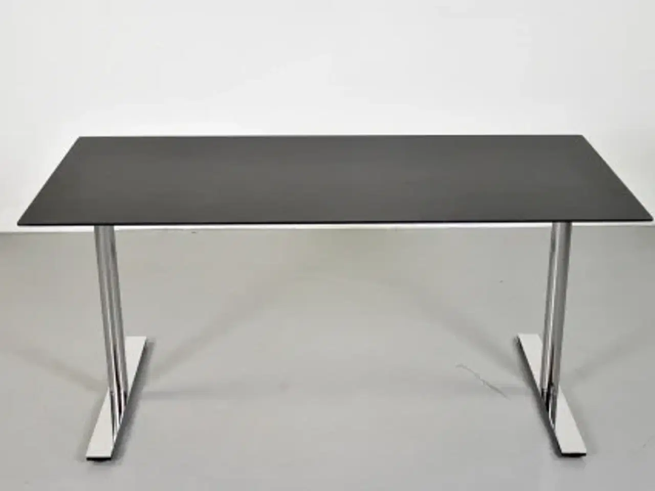 Billede 3 - Konference-/mødebord med sort plade og krom ben
