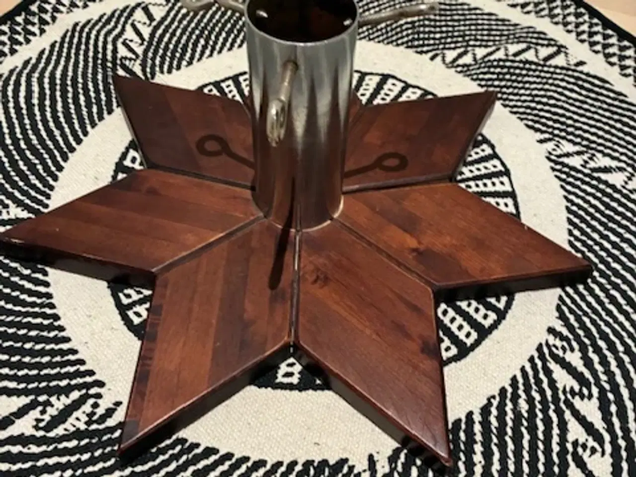 Billede 1 - Juletræsfod