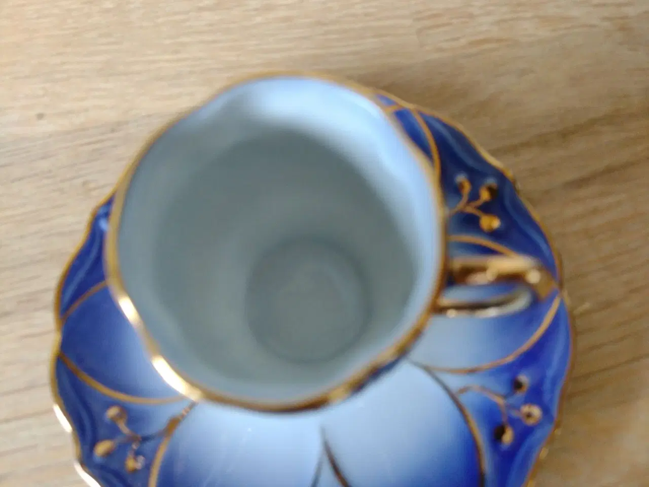 Billede 2 - Blå, hvid og guld mokka kop 