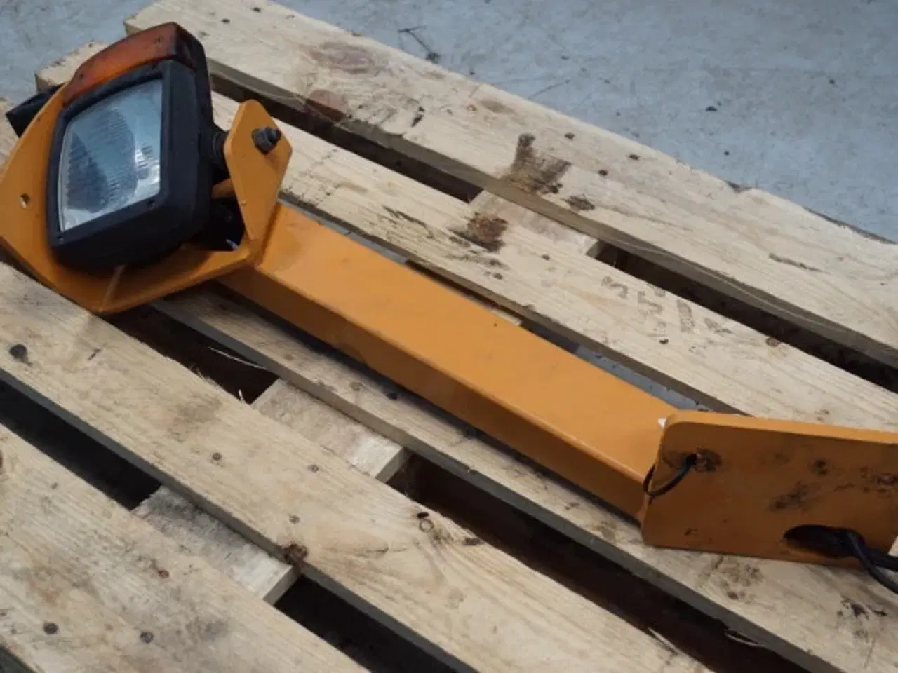 Billede 4 - Case 621D L. Lygtearm 380898A1