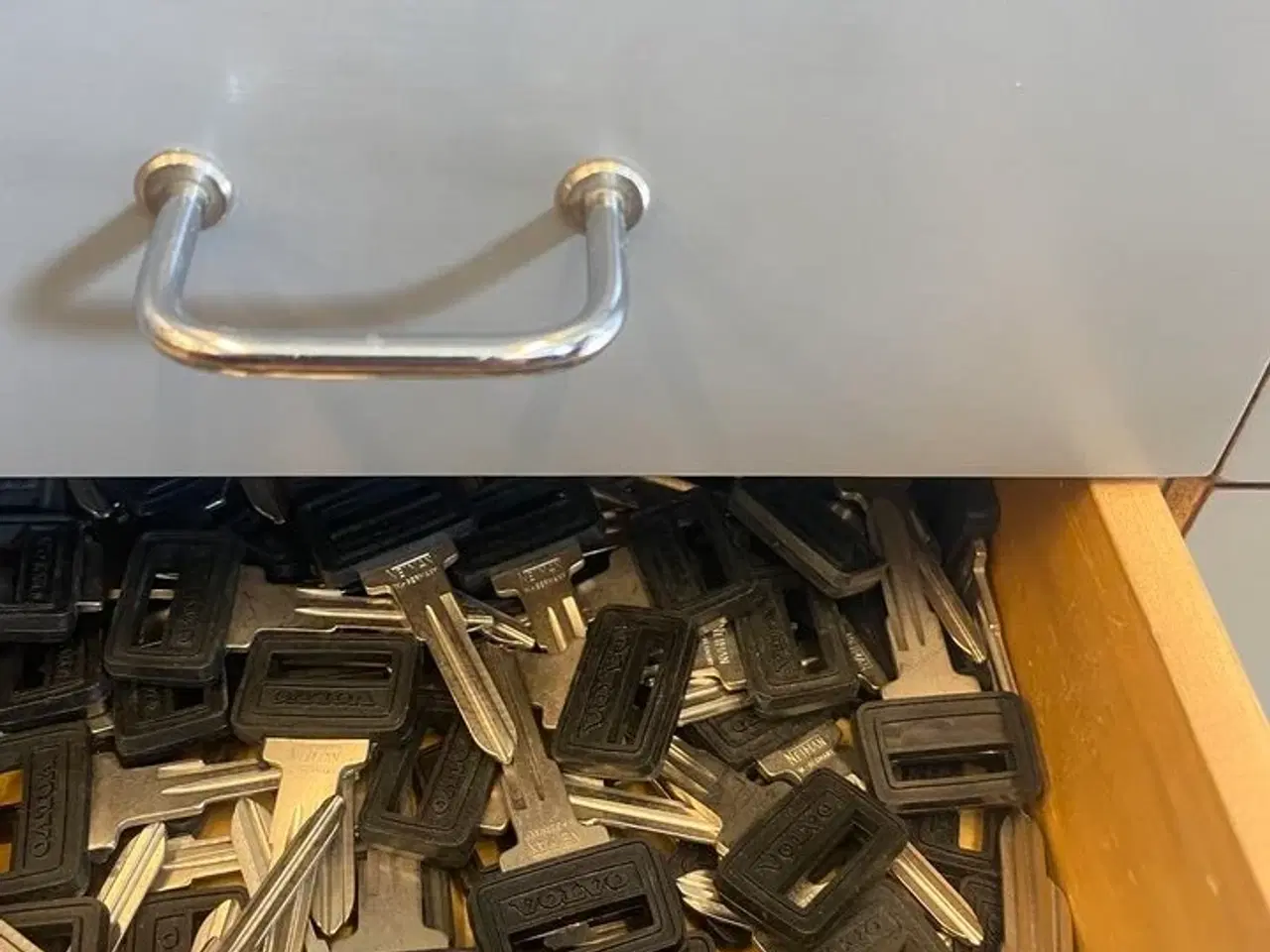 Billede 33 - Indhold i skuffer nøgler mm ( se foto)