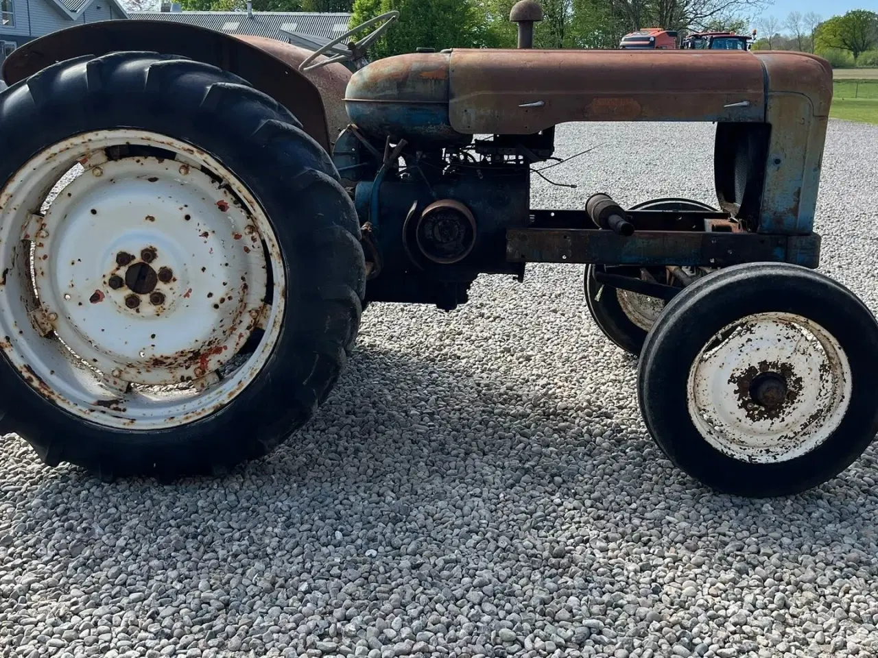 Billede 14 - Fordson Major Motoren mangler, men mange god dele.