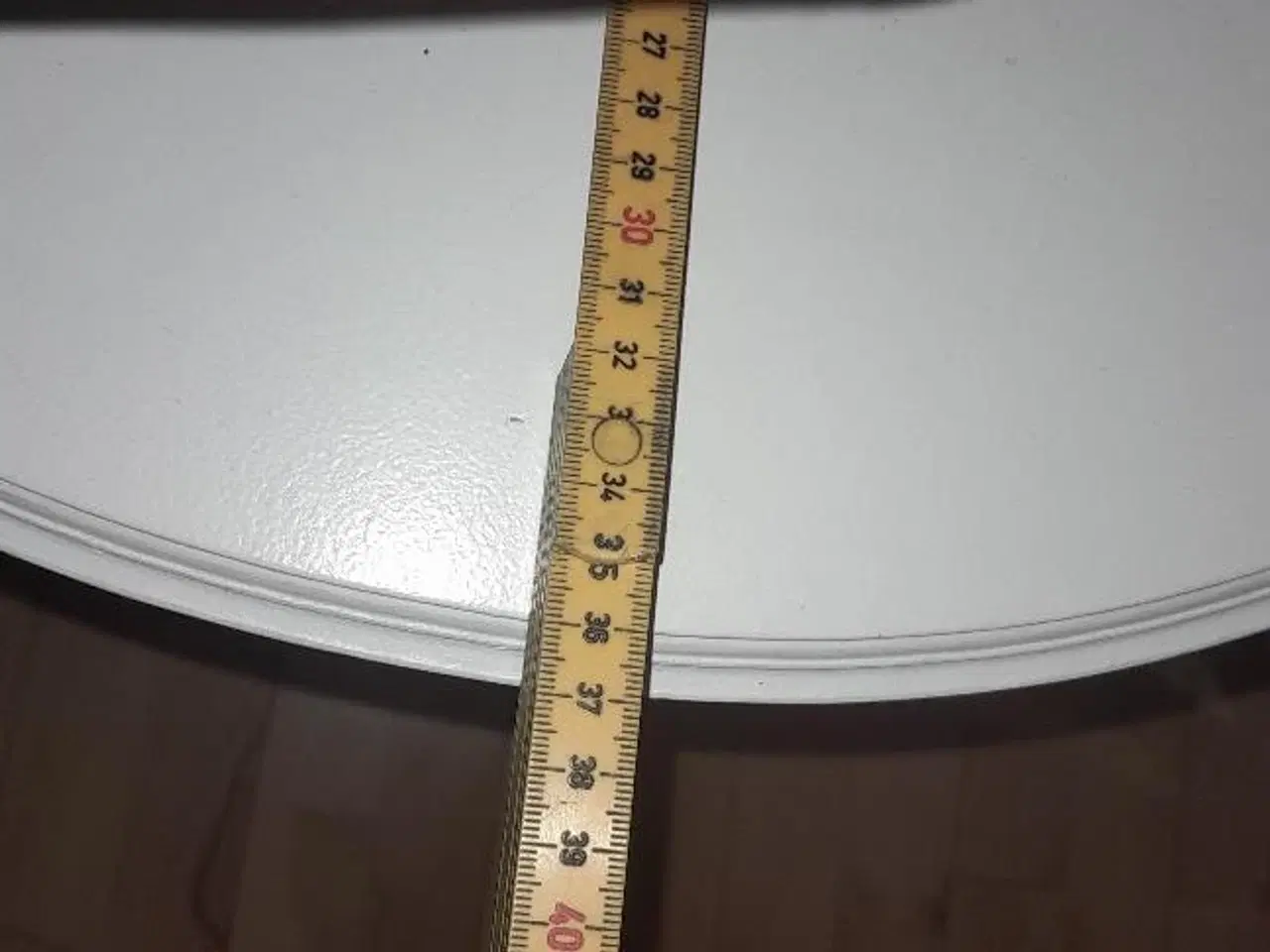 Billede 3 - Halvrundt bord med skammel