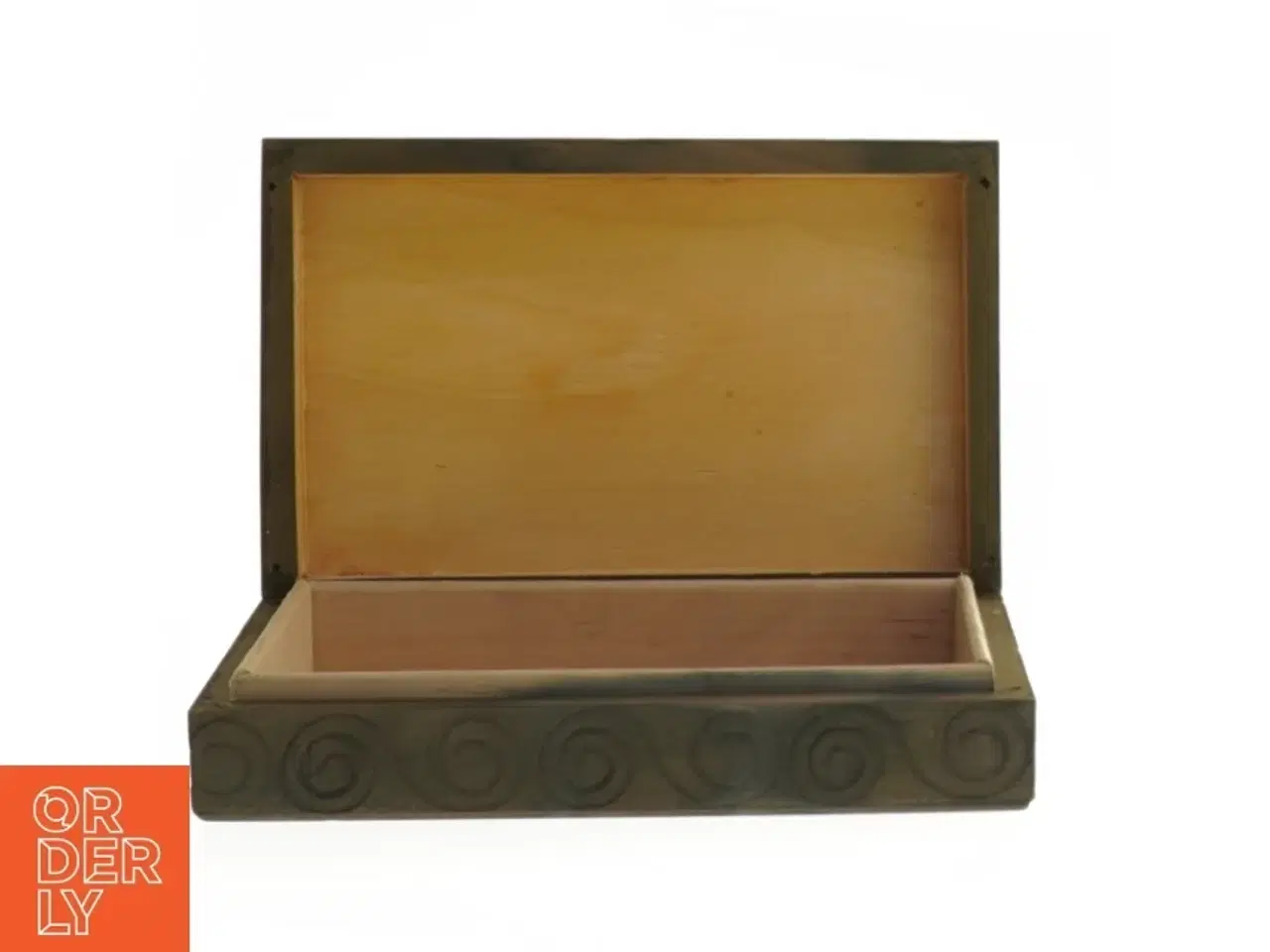 Billede 3 - Træ/metal æske med jagtmotiv relief (str. 16x10,5x4 cm)