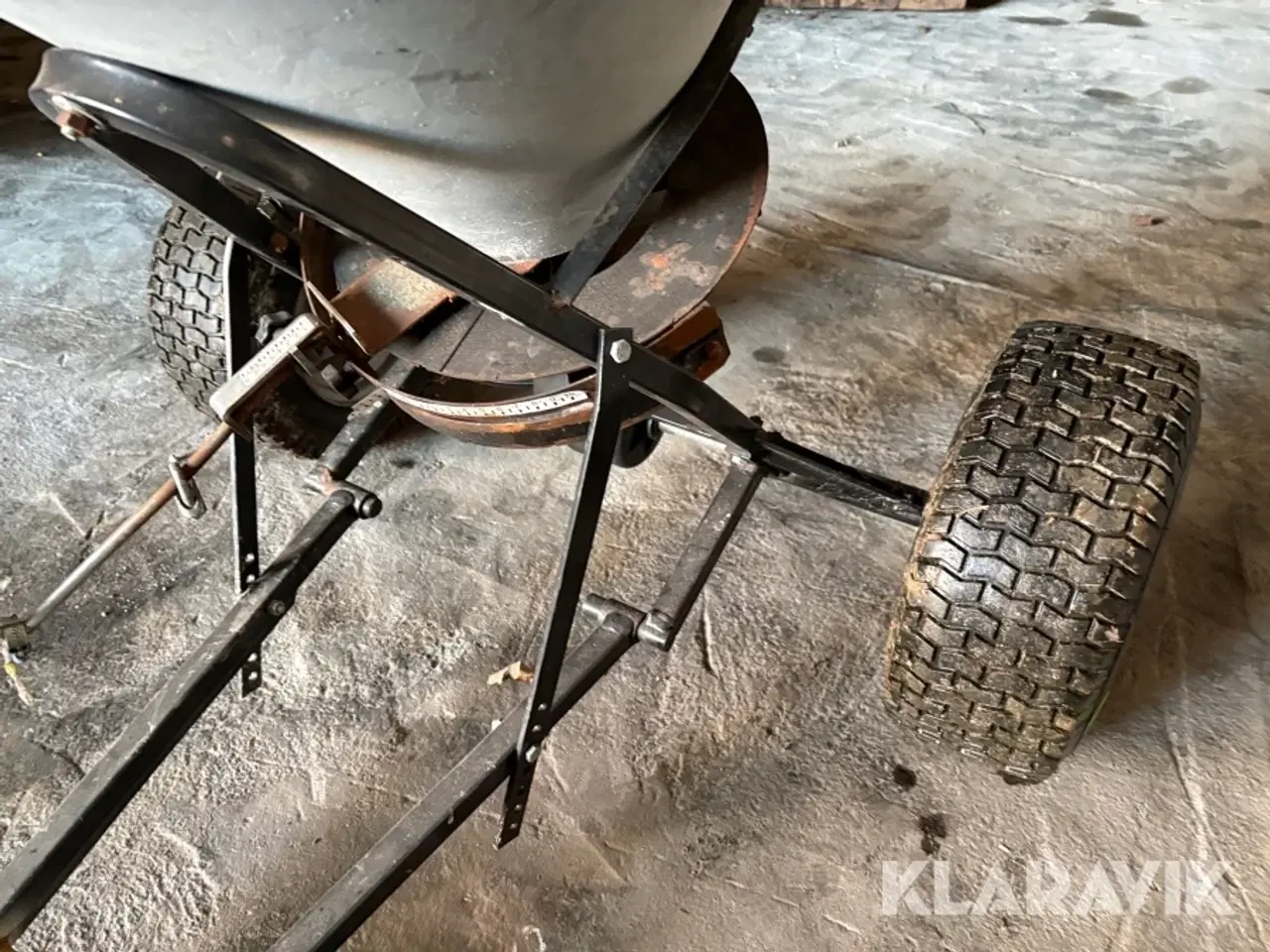 Billede 12 - Gødningsspreder/saltspreder Rotomec B.Hop 160 til ATV/plæneklipper