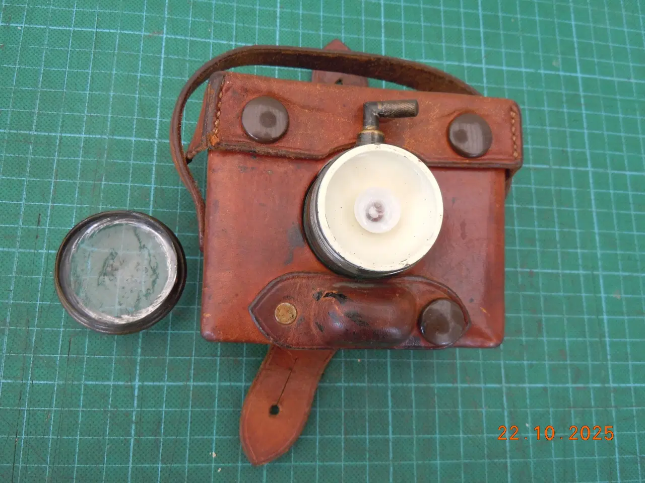 Billede 8 - Feltlygte , Dansk, Mod. 1915 for officerer.