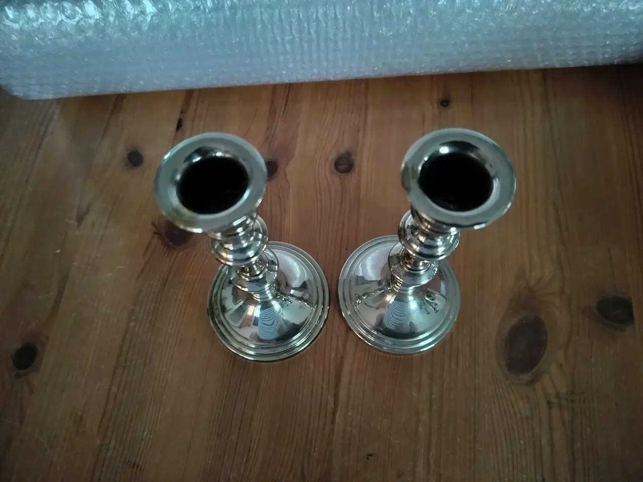 Billede 3 - Et par klassiske engelsk fremstillede lysestager