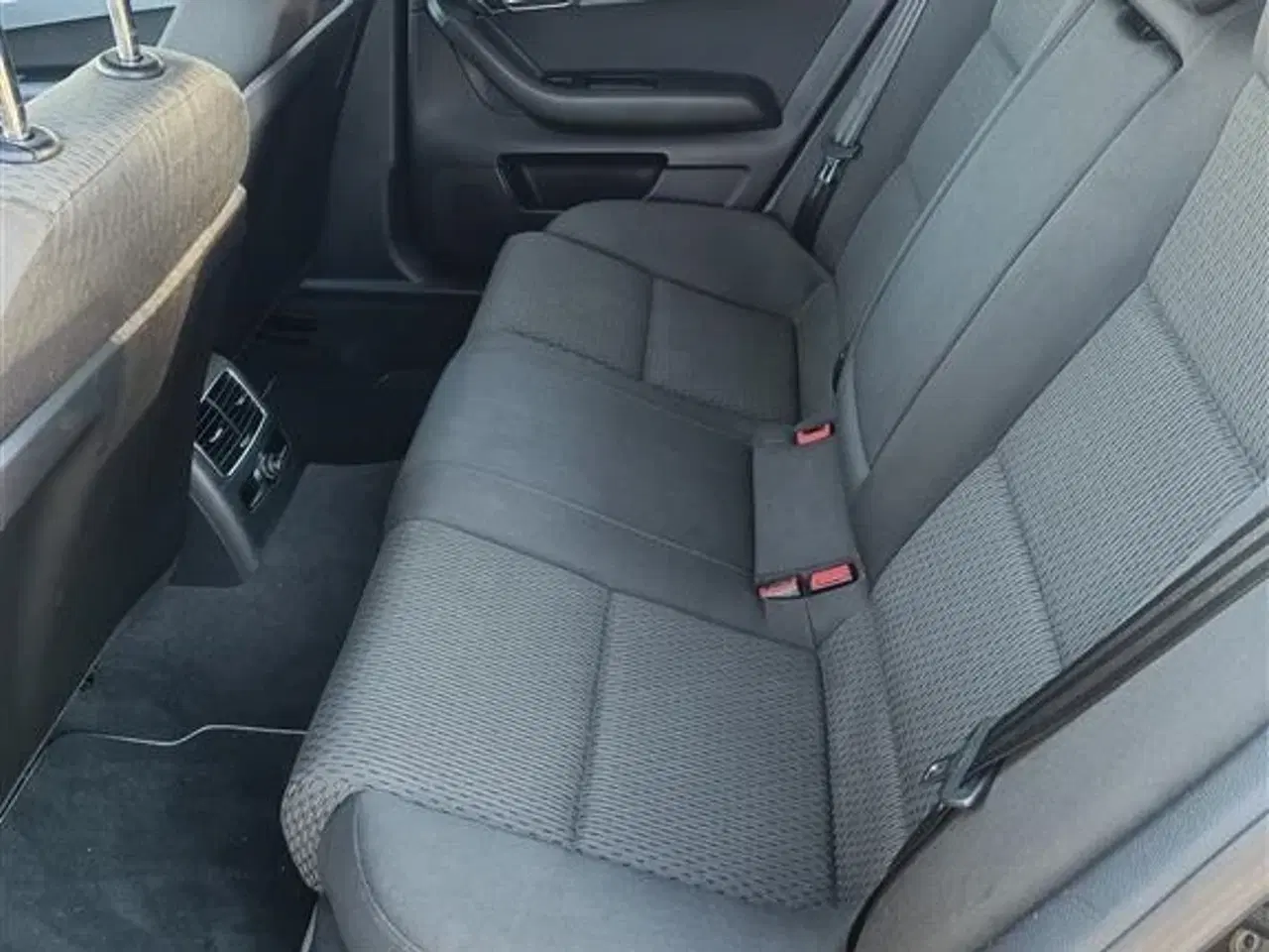 Billede 21 - Audi A 6. 2,4  2 stk. (Momsfri)