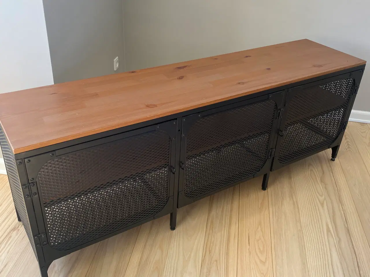 Billede 1 - Ikea TV-bord 