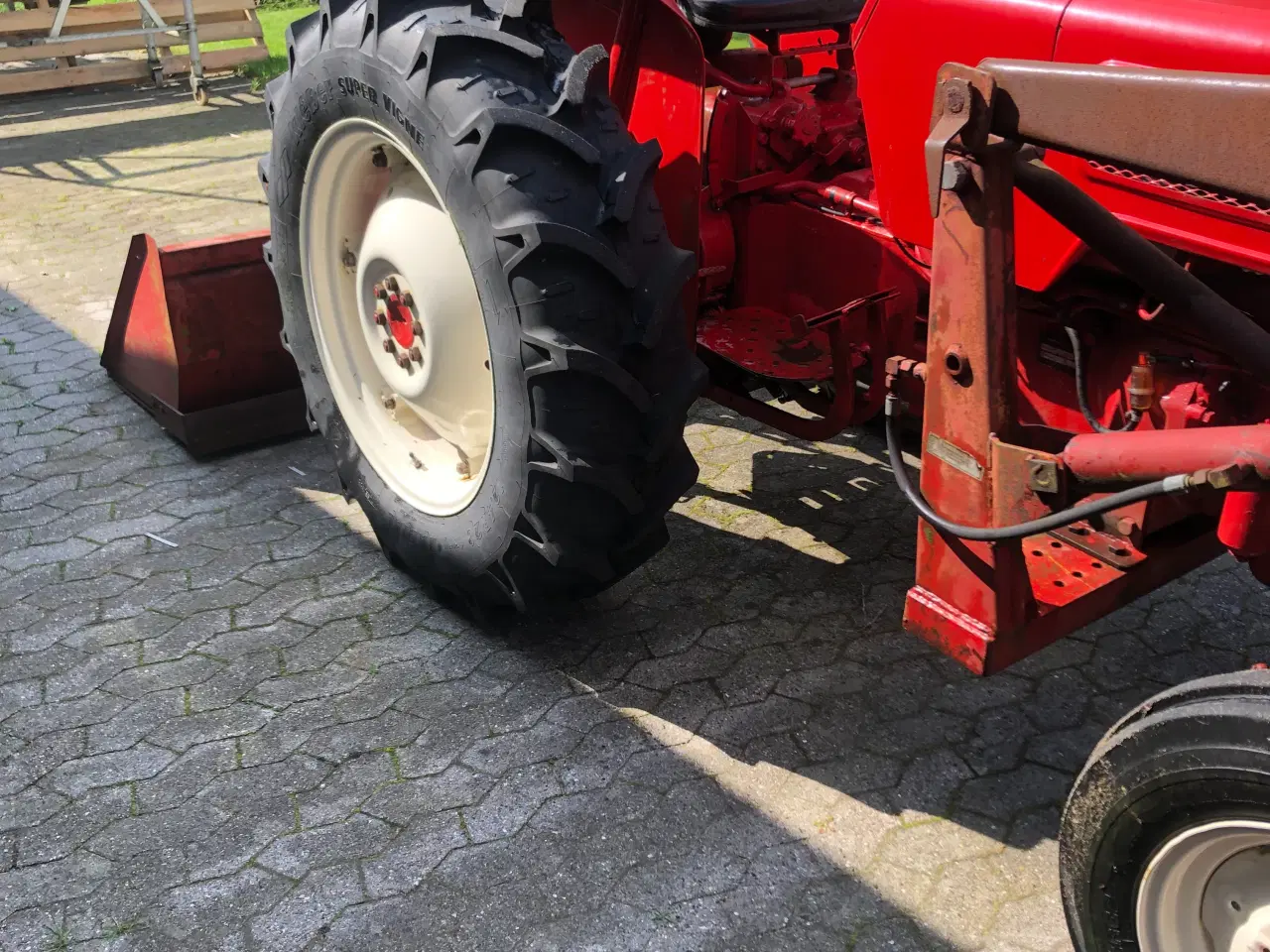 Billede 3 - Traktor IH. B 275