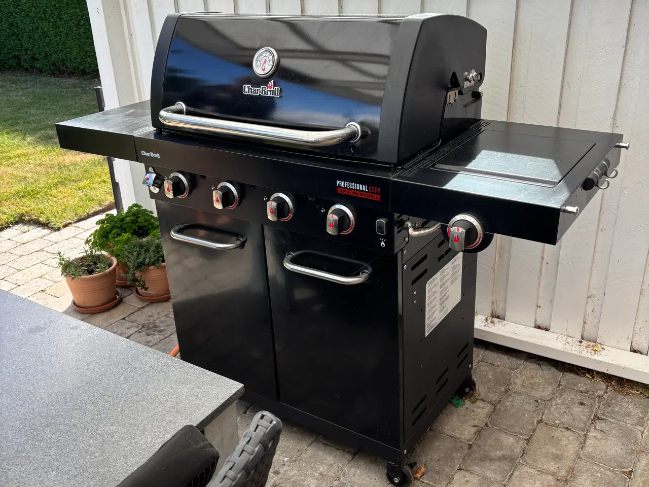 Billede 2 - Reserveret/Char-broil professional gasgrill
