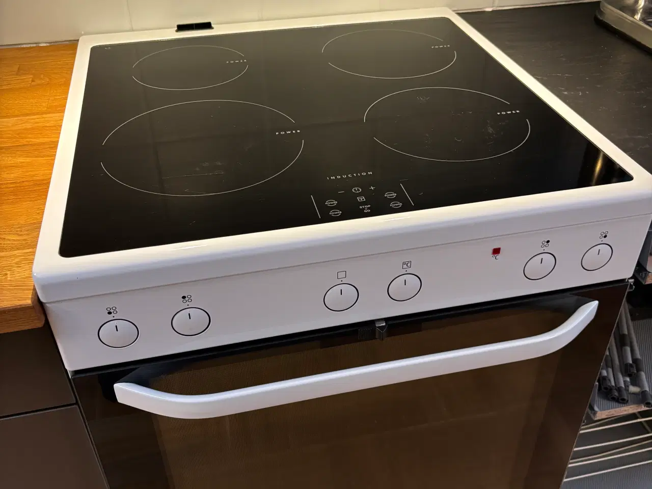 Billede 1 - Komfur Voss induction