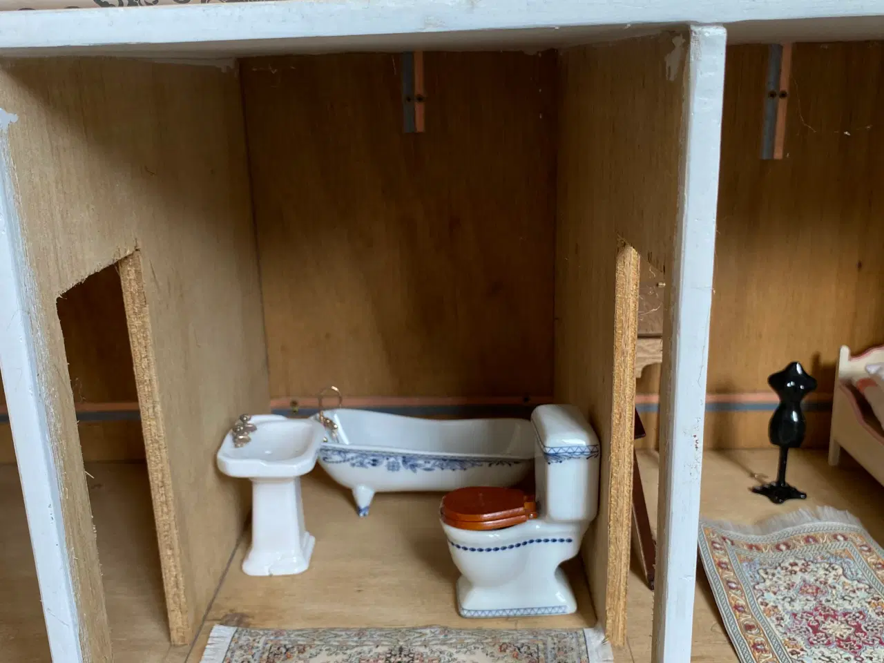 Billede 11 - Stort dukkehus med 11 rum