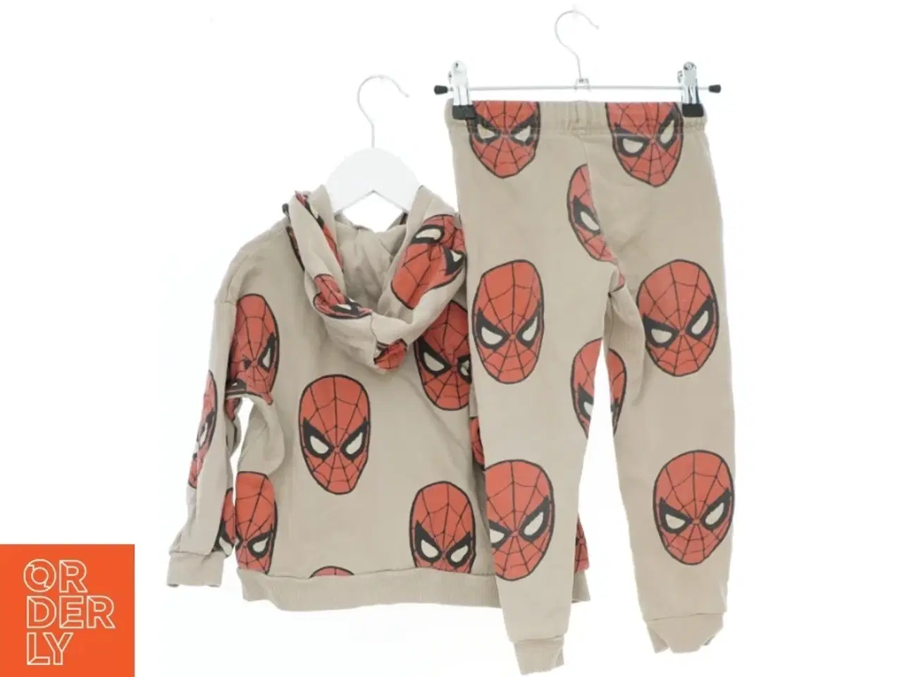 Billede 2 - Marvel sæt med hættetrøje og bukser fra H&M (str. 110)