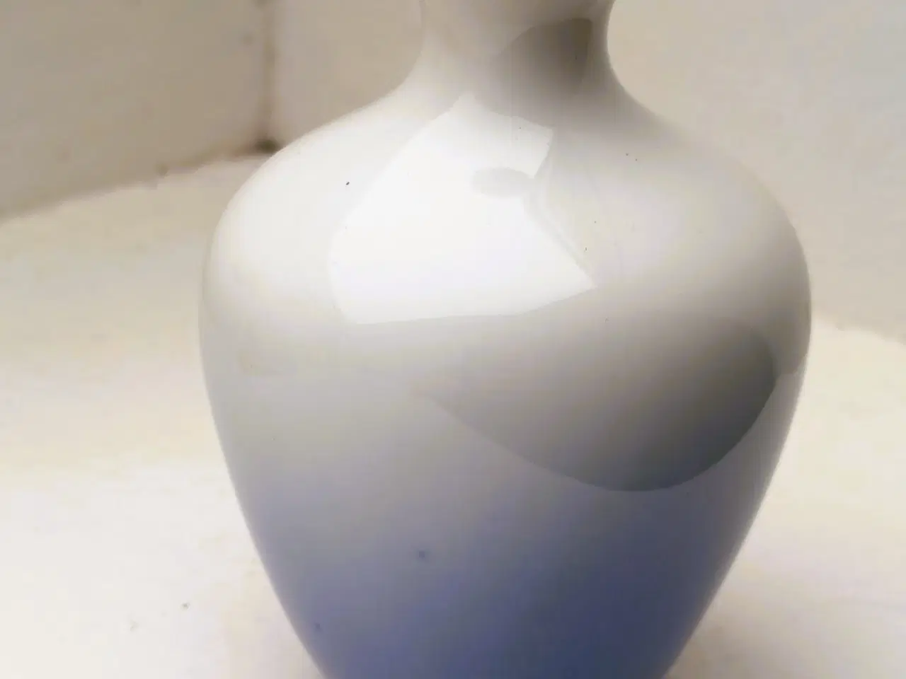 Billede 2 - 2301-395 Håndmalet Kgl.Porcelæns vase