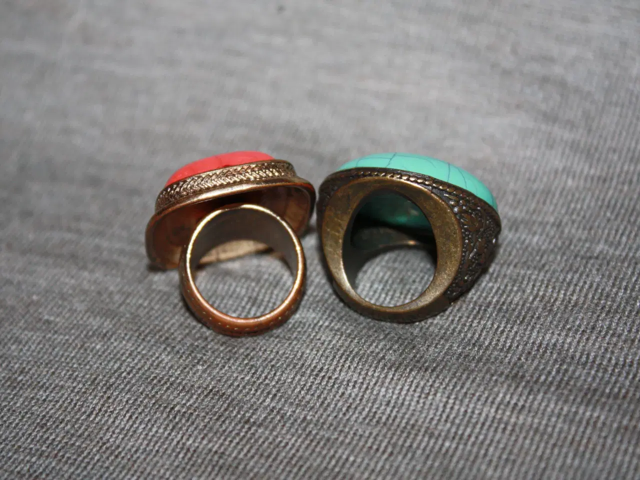 Billede 4 - Ring diam 1,8 cm ved ikke noget om metal og sten