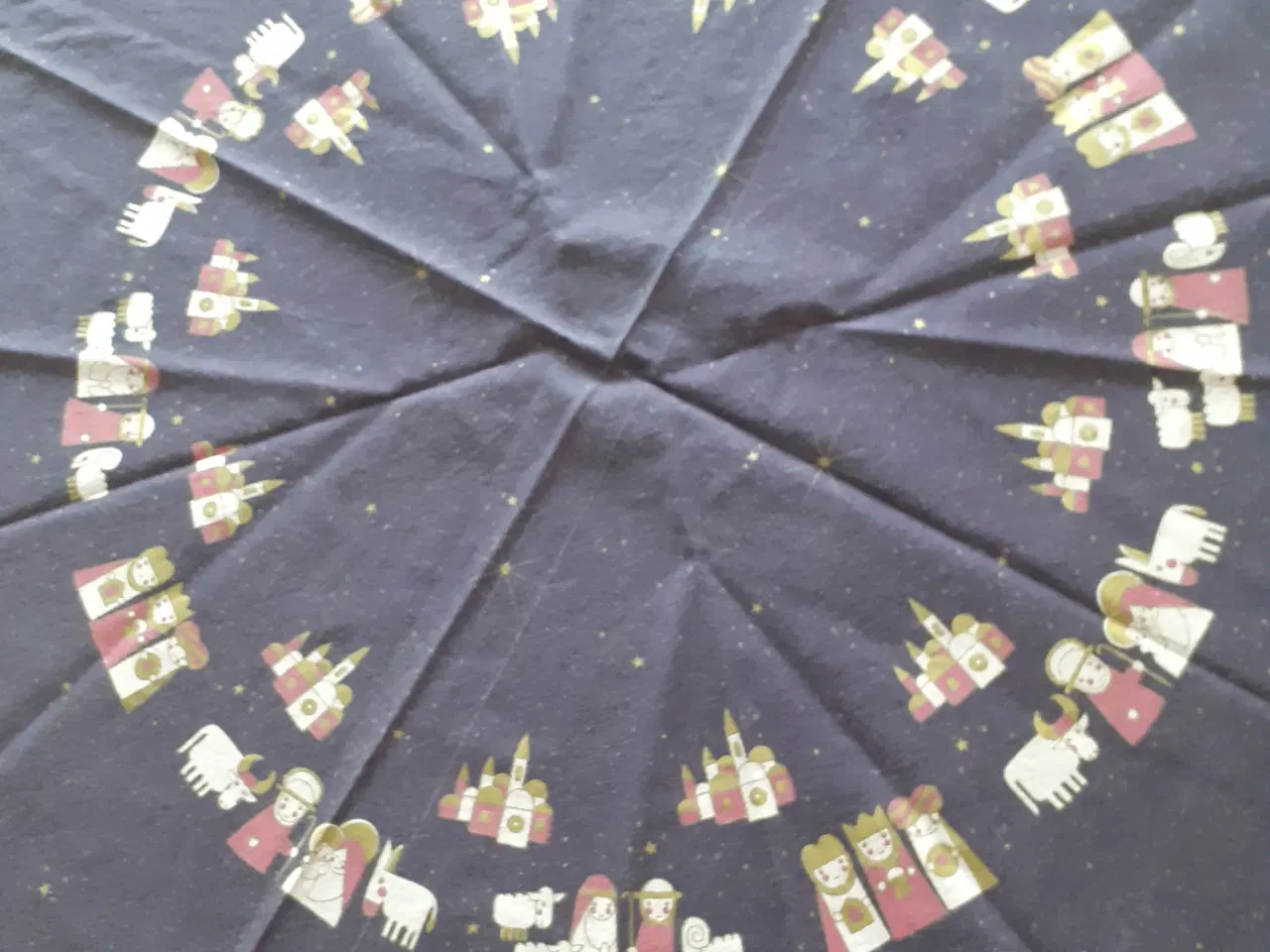 Billede 5 - SØDAHL "Bethlehem" - stor rund lilla dug fra 1992