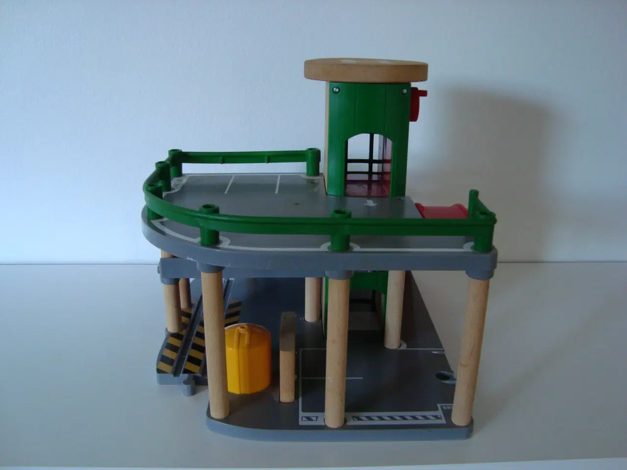 Billede 4 - BRIO P-hus