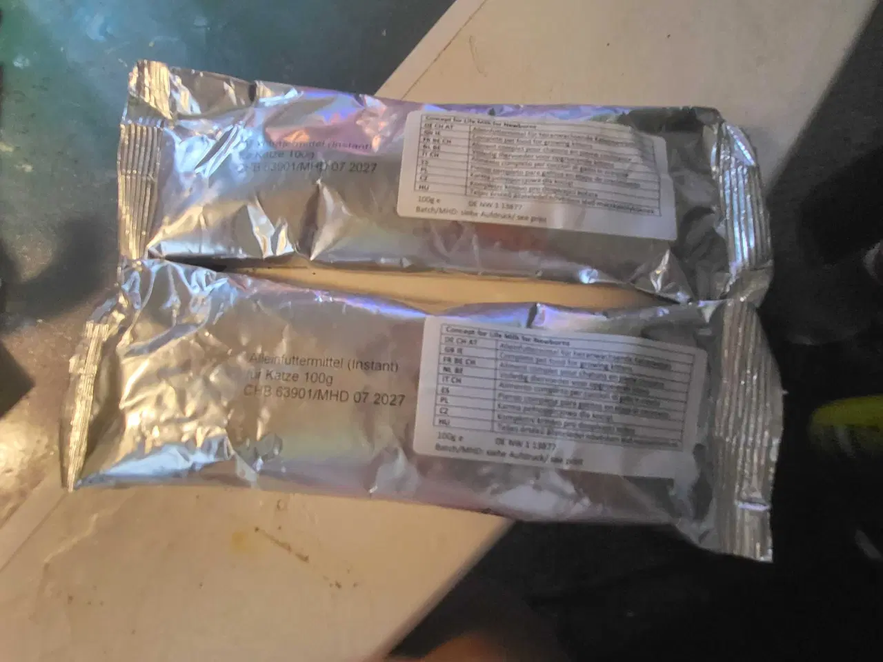 Billede 3 - 2×mælke erstatning  +7-8 sutteflasker f