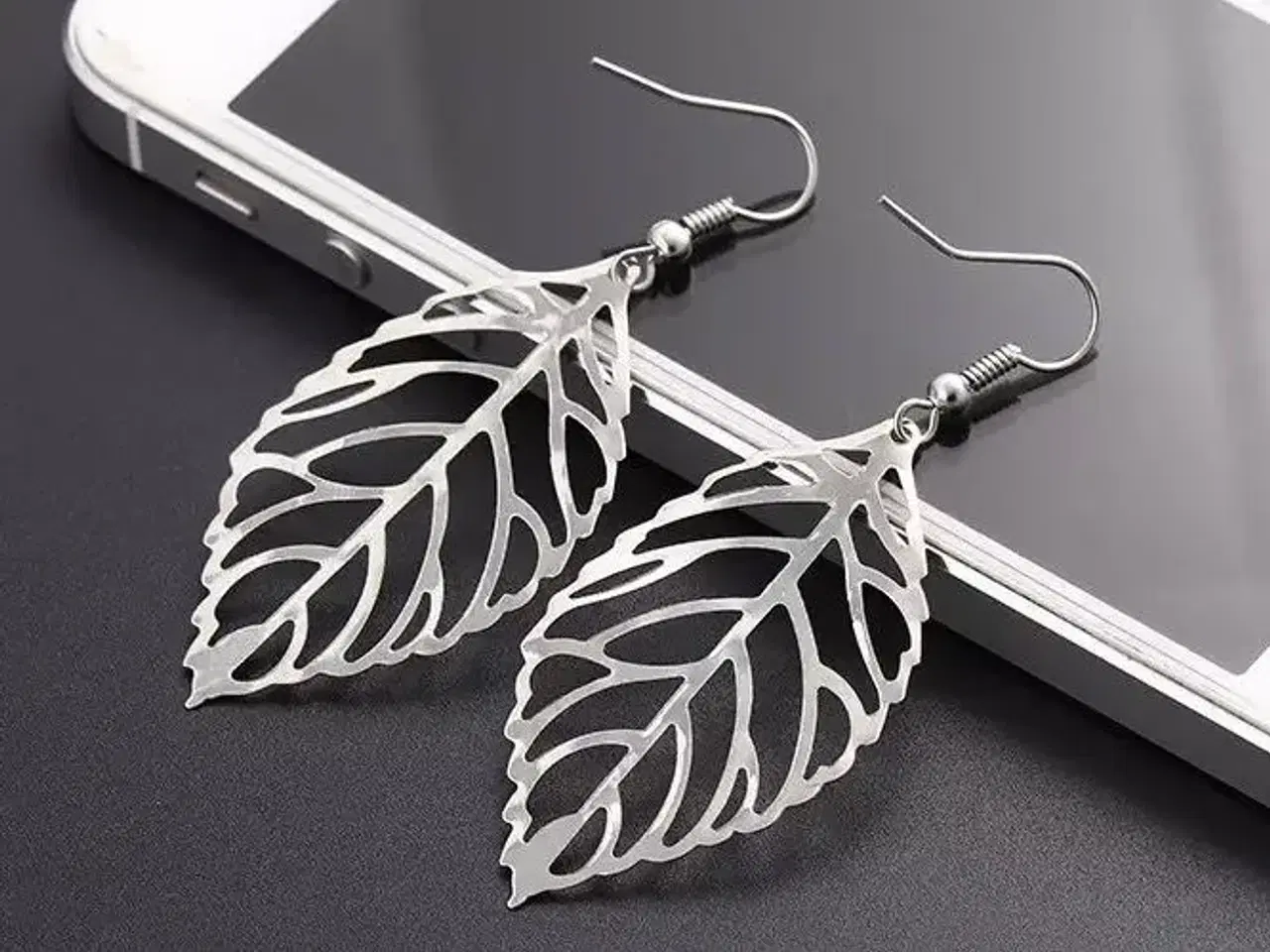 Billede 3 - Smukke sølv øreringe med blad vedhæng 