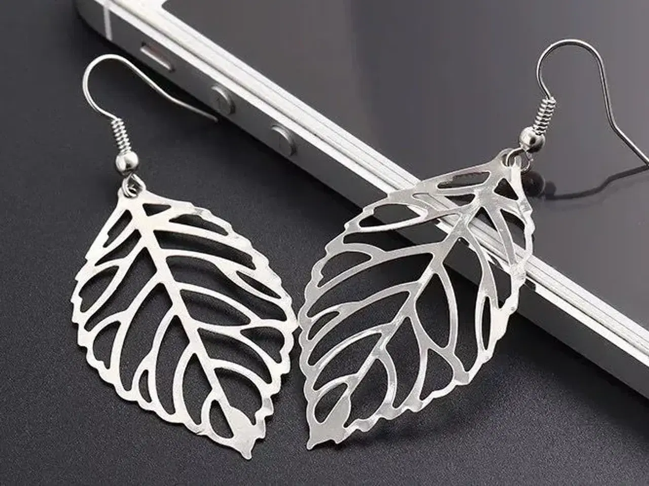 Billede 4 - Smukke sølv øreringe med blad vedhæng 