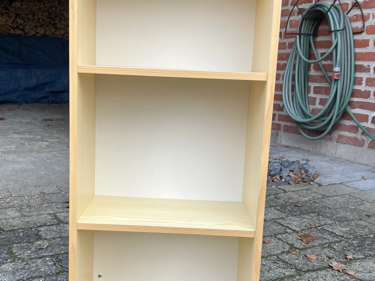 Billede 4 - Reoler og rullebord