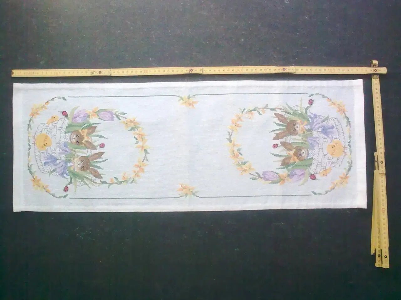 Billede 18 - Påske broderi bordløber tyvstart & hyacint glas