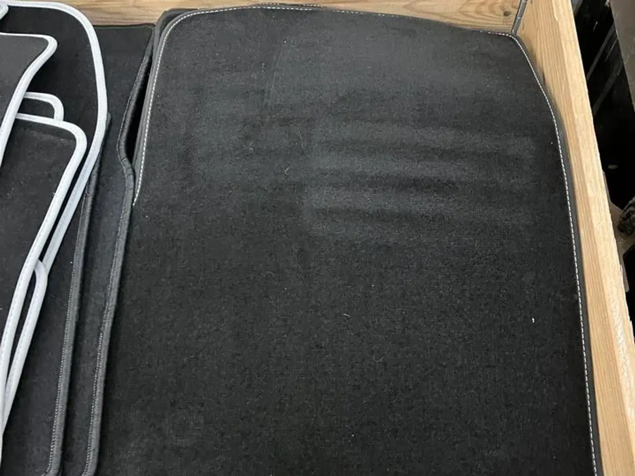 Billede 2 - 42 stk. bilmåtter, ass. Farver og størrelser