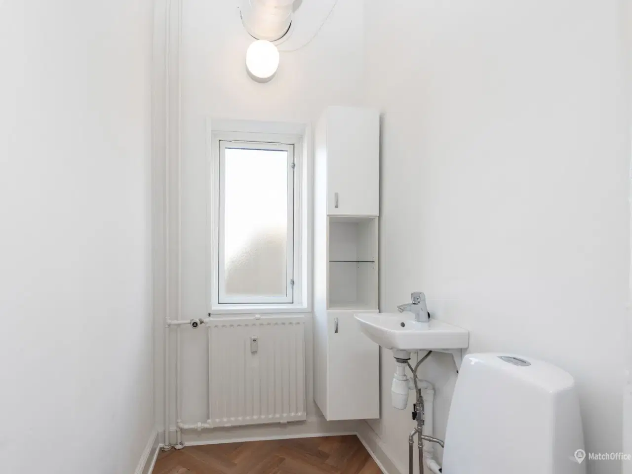 Billede 7 - Velindrettet og lyst kontor i hjertet af byen