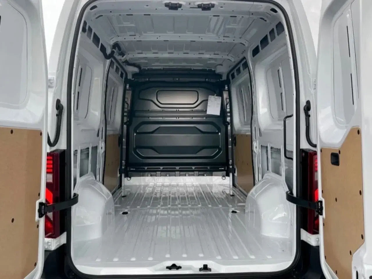 Billede 7 - Renault Master V T35 87 E-Tech L2H2 Kassevogn Tekno