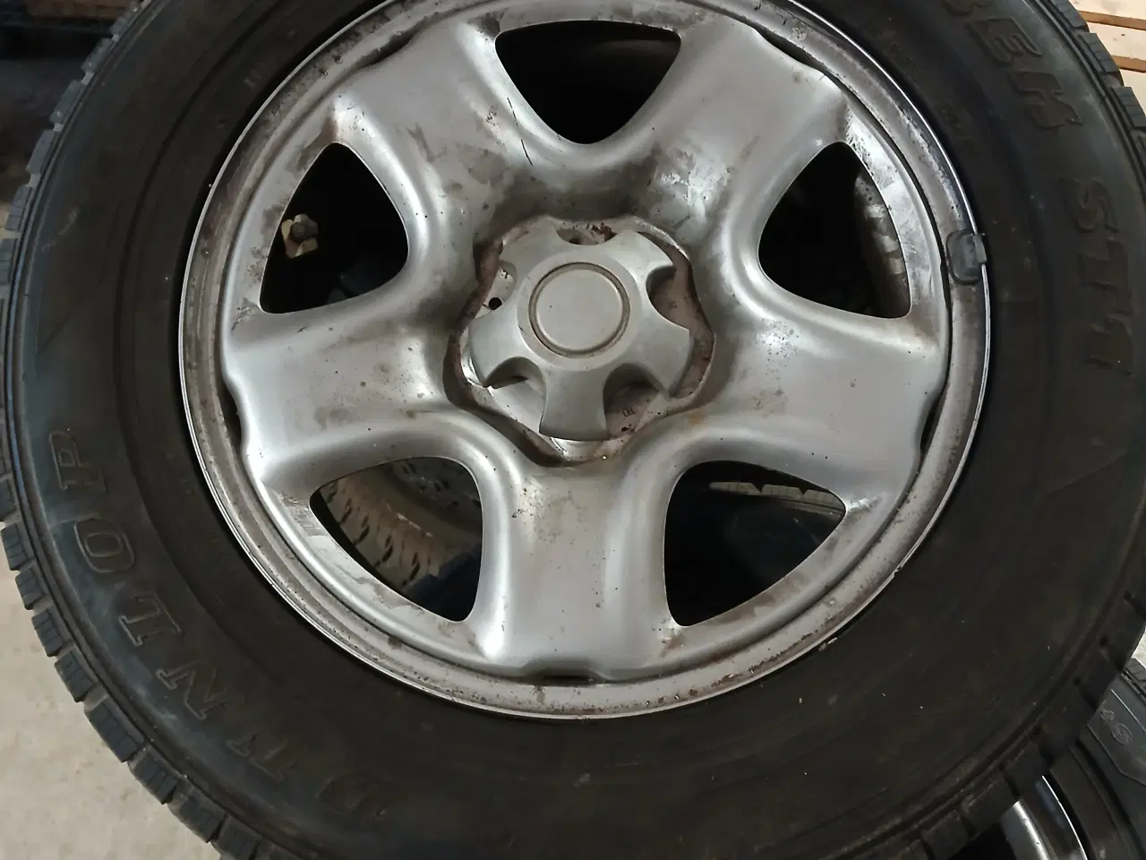 Billede 2 - 4x4 fælge med dæk