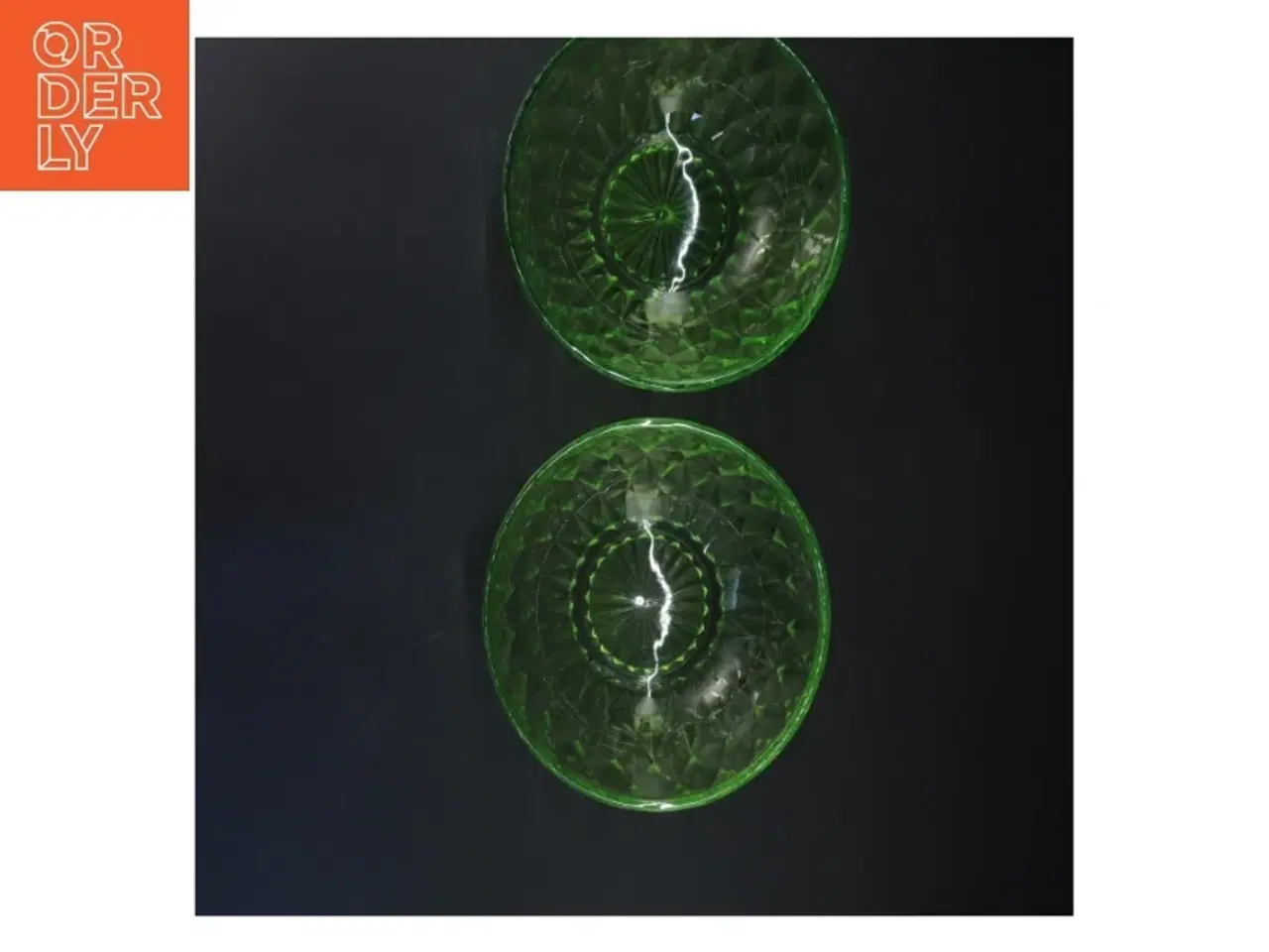 Billede 3 - Grønne facetslebne glasskåle (str. Ø. 17,5 cm. 2 styk)