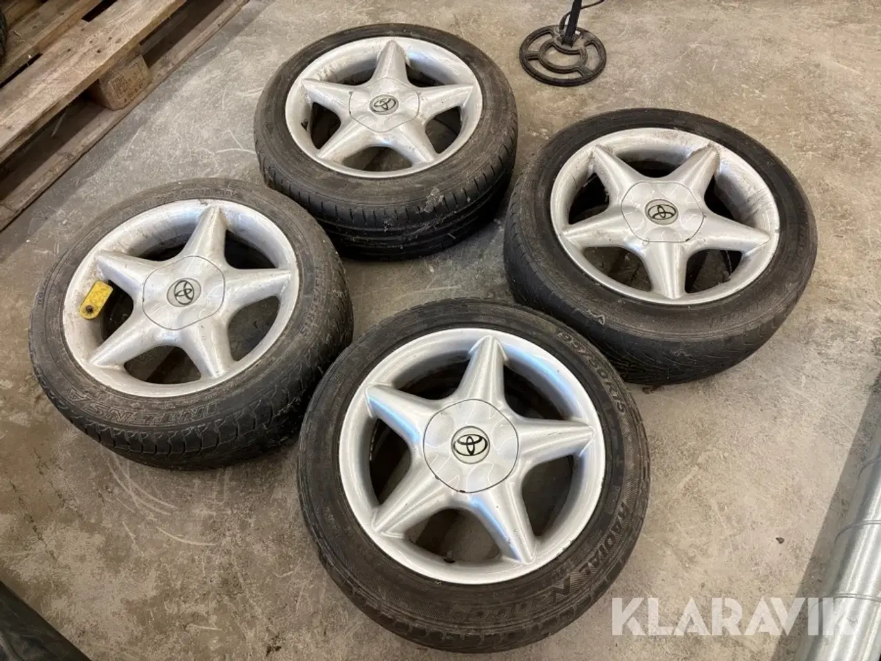 Billede 1 - Alufælge med dæk Toyota