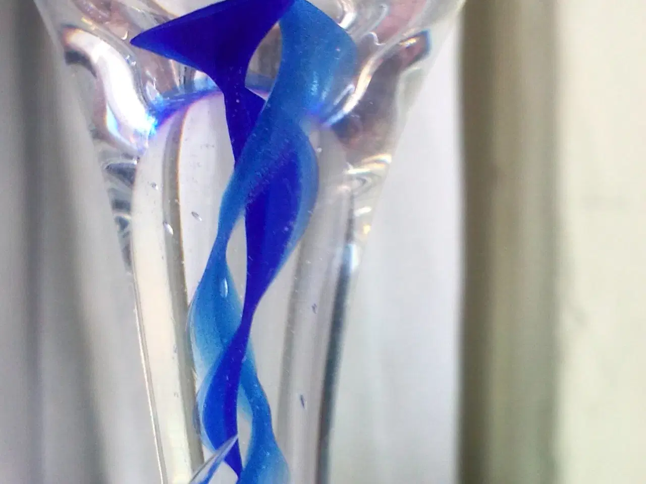 Billede 1 - Glaspusteriet m kobolt tvist i stilk VINglas