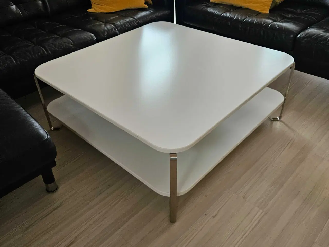 Billede 2 - Hvidlakeret sofabord 