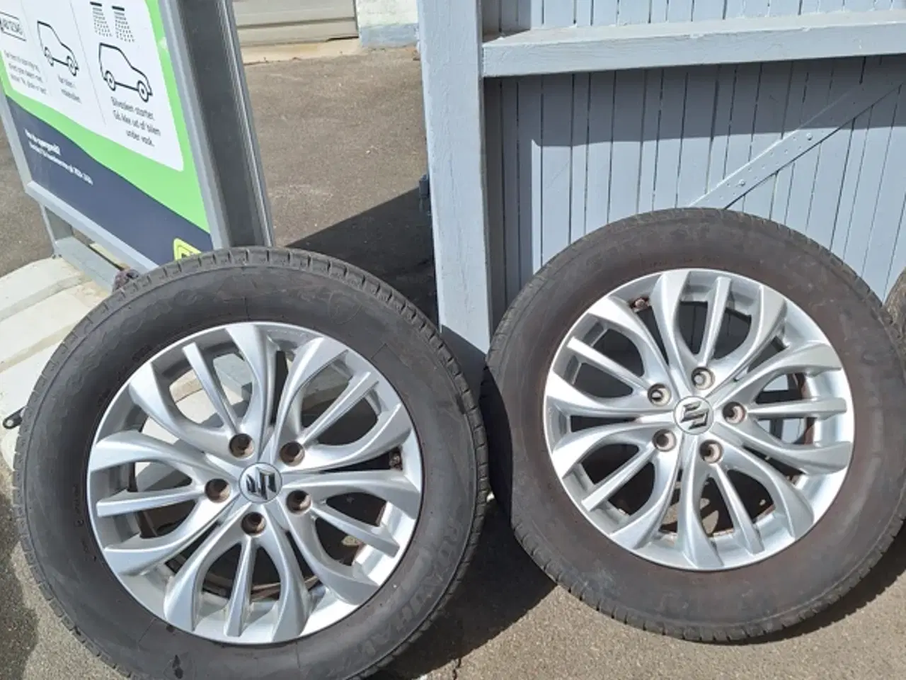 Billede 1 - Suzuki sommerdæk på alufælge