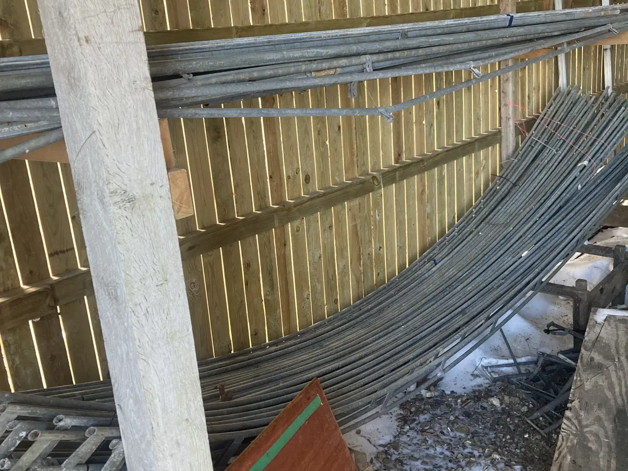 Billede 5 - Tunnel drivhus 210 m2 sælges med spær og dør