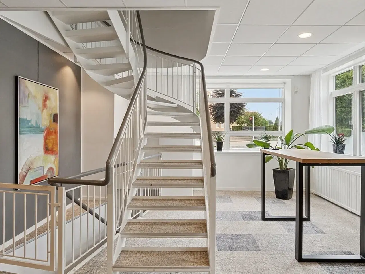 Billede 10 - Velholdt og indbydende domicillejemål med stor eksponering - velegnet til kontor. butik, showroom eller undervisning