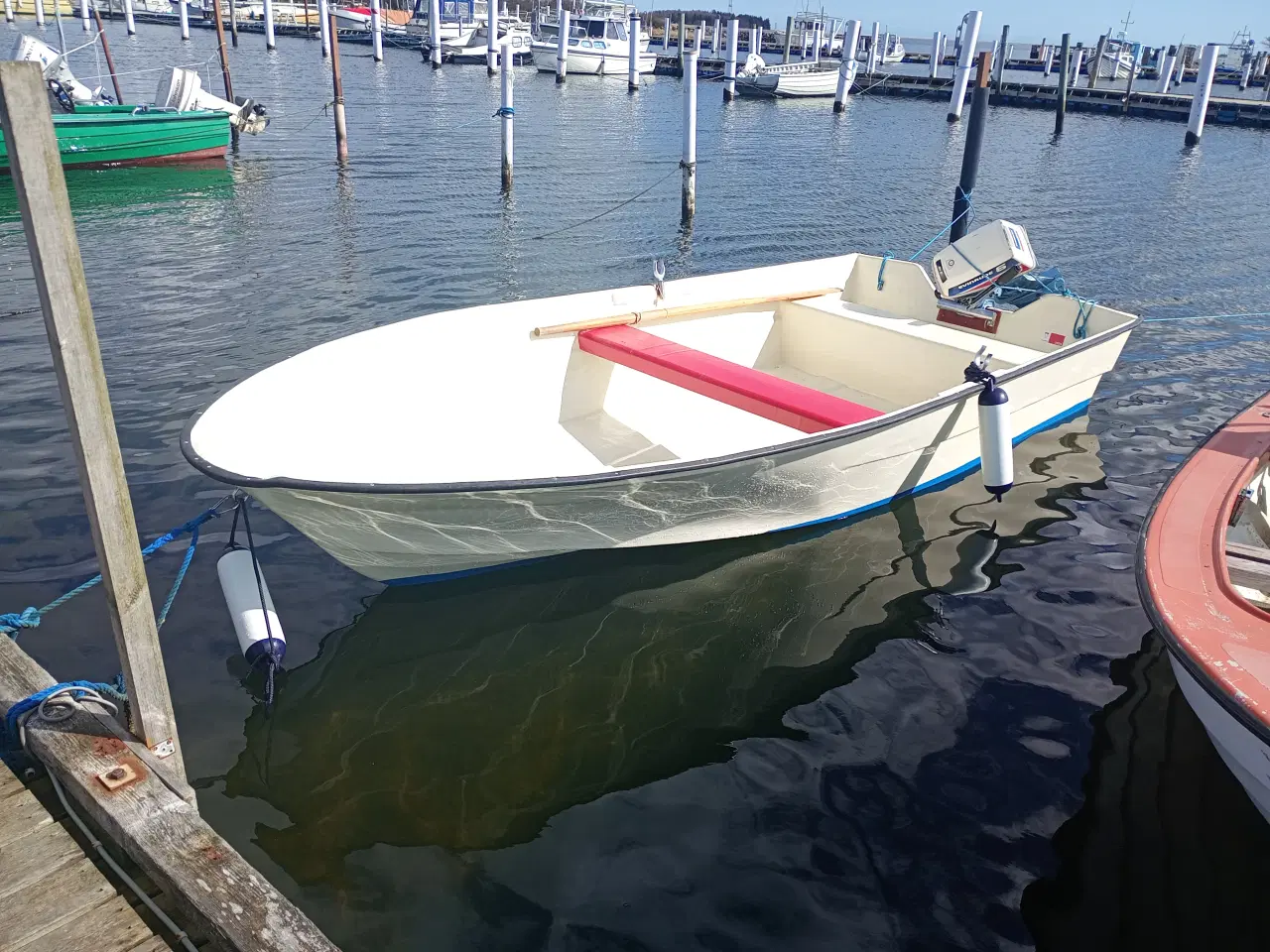 Billede 2 - Jolle inkl. Ny serviceret 6hk envirude motor