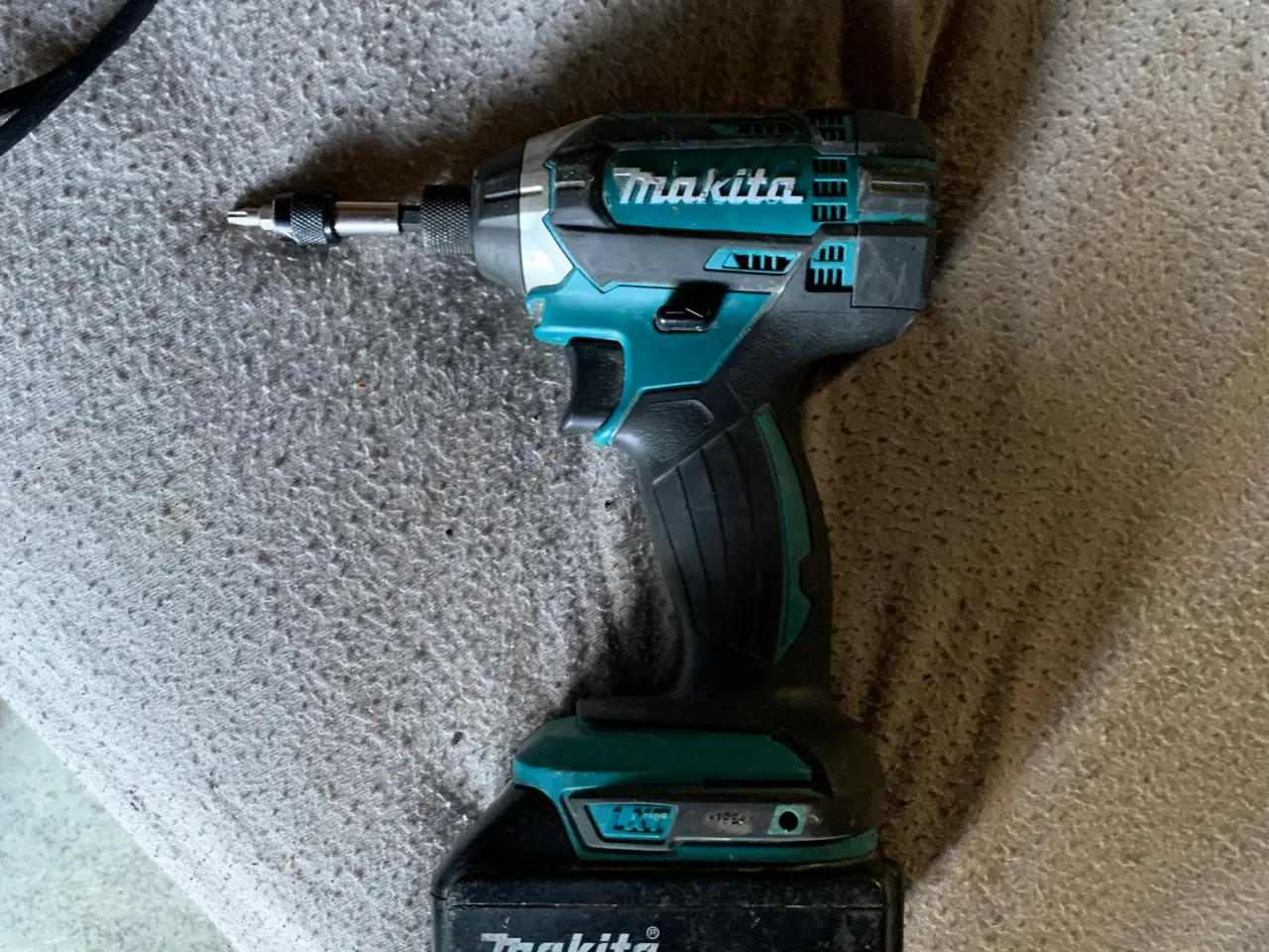 Billede 2 - Makita skruemaskine og batteri lader