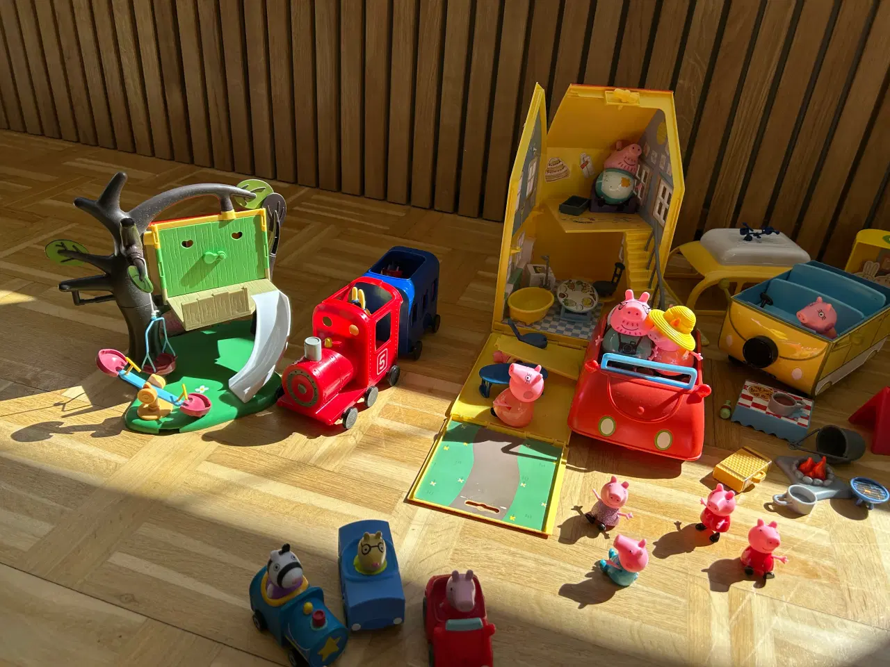 Billede 3 - Gurli gris legetøj 2-4 år