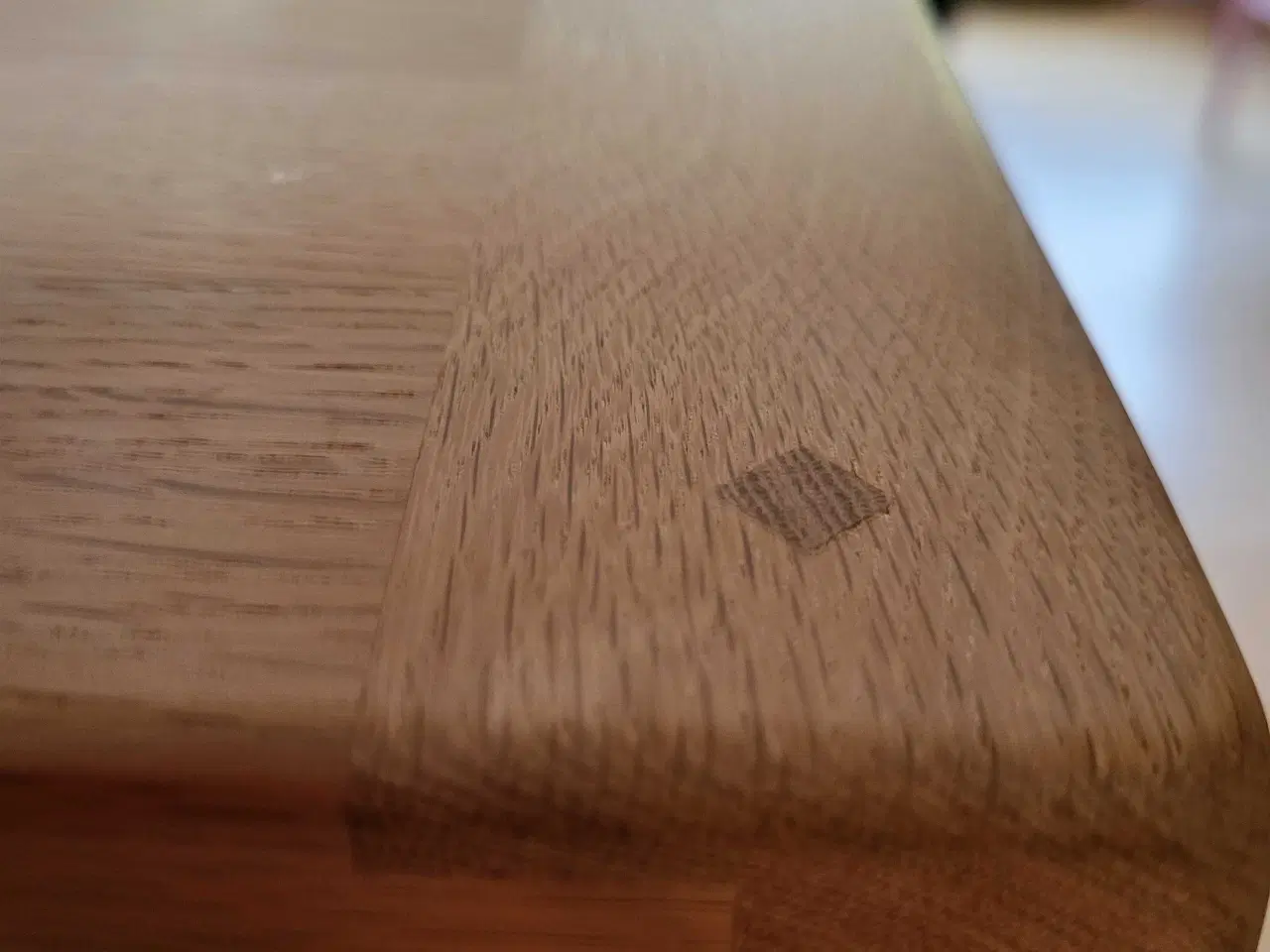 Billede 2 - Elegant skænk i massiv eg