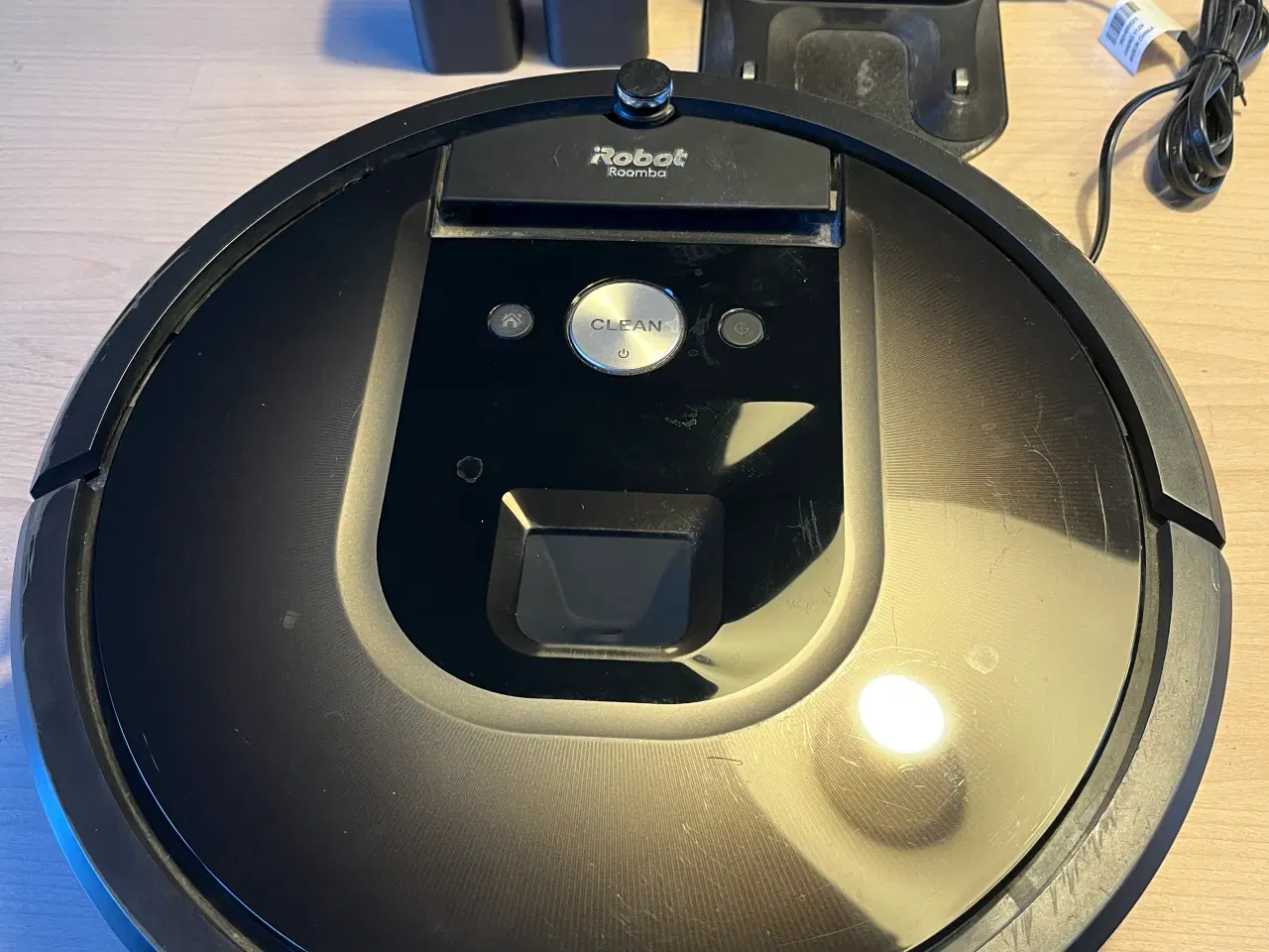 Billede 1 - Robotstøvsuger iRobot Roomba 980 med to fyrtårn