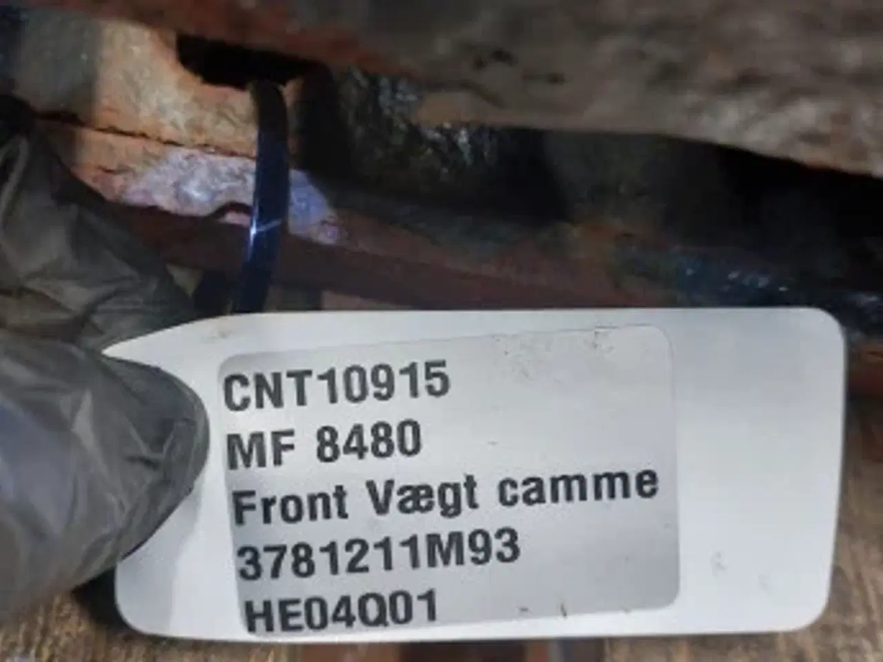 Billede 6 - Massey Ferguson 8480 Front Vægt Camme 3781211M93