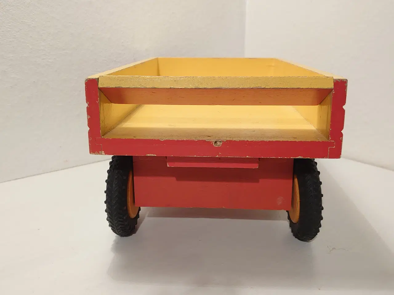 Billede 3 - Stor vintage træanhænger med tiplad.