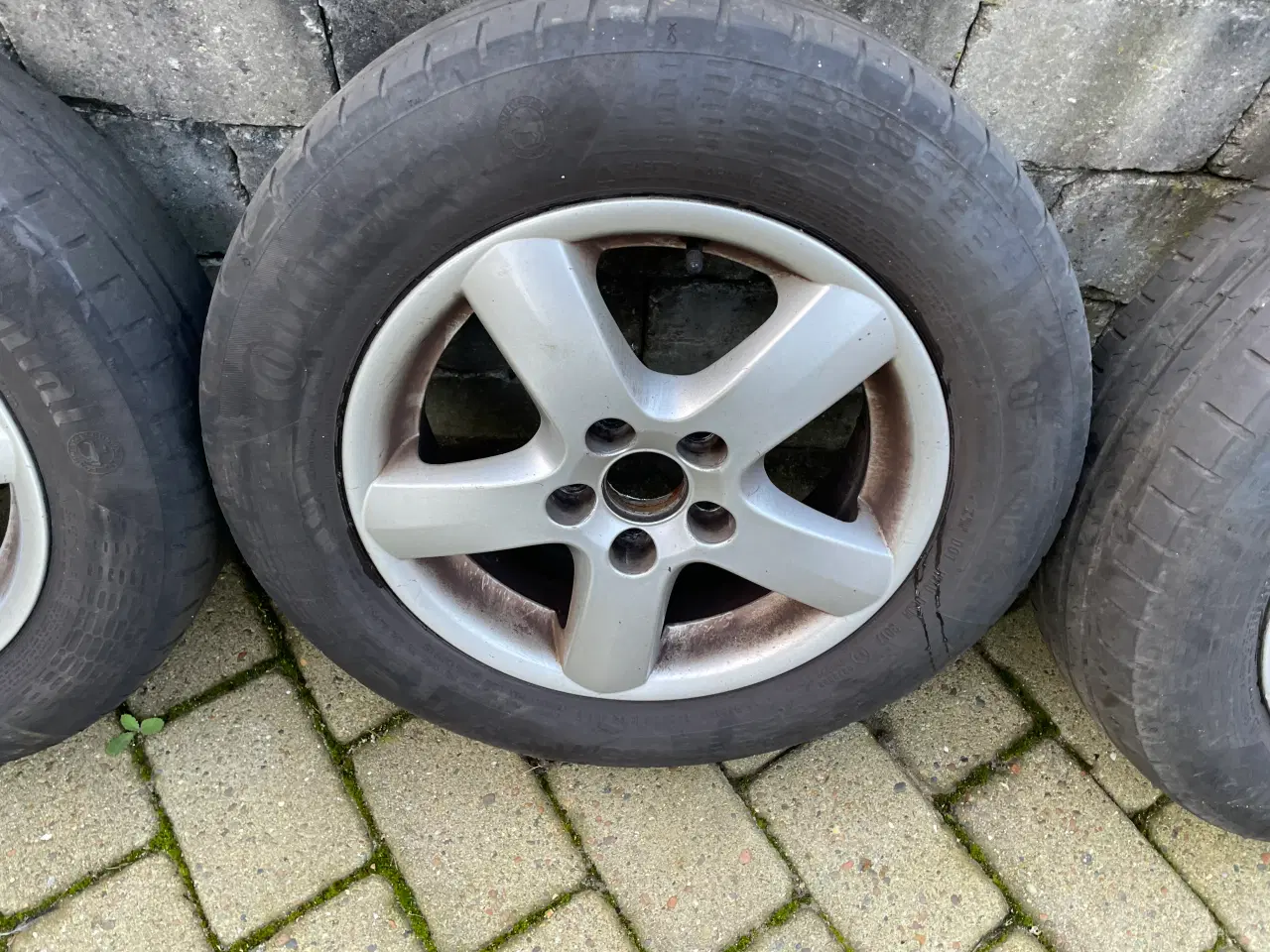 Billede 2 - Alufælge med dæk 