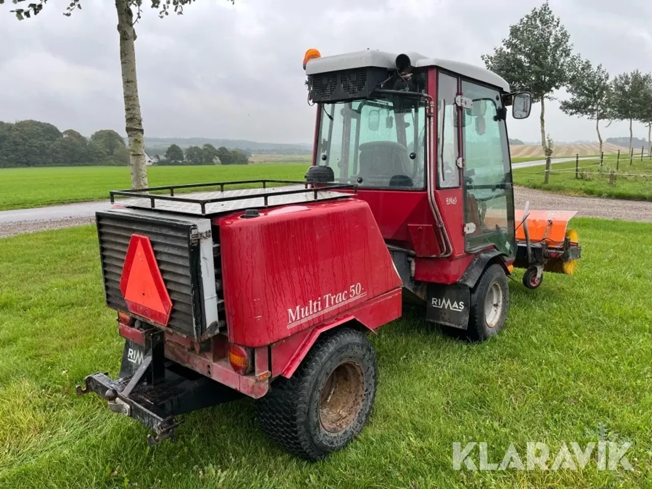 Billede 3 - Redskabsbærer Rimas Multi Trac 504 med kost og klipper