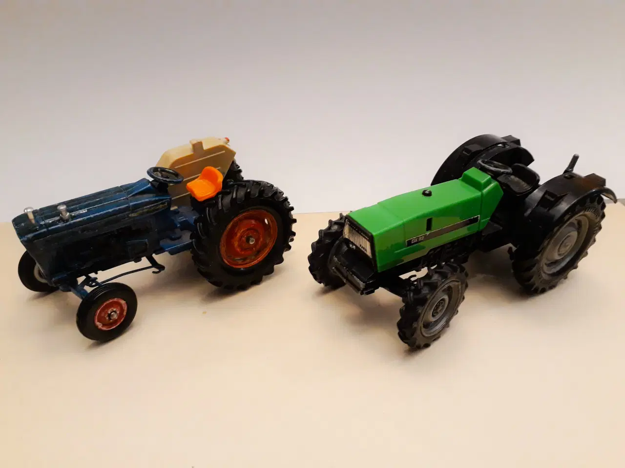 Billede 1 - 2 Britains Traktorer