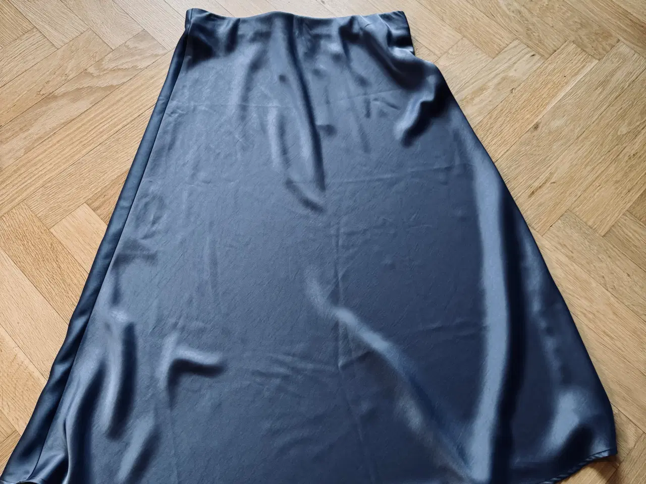 Billede 5 - Bro Noir nederdel str 42. Ny